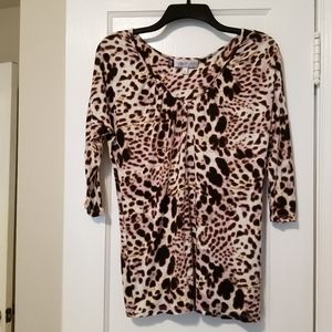 Jennifer Lopez vneck cheetah print top